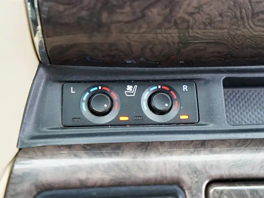 Toyota Alphard 2023 Crown Hybrid 2.5L HV Luxury Version 2023 - thumbnail 12