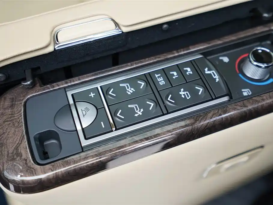Toyota Alphard 2023 Crown Hybrid 2.5L HV Luxury Version 2023 - thumbnail 19