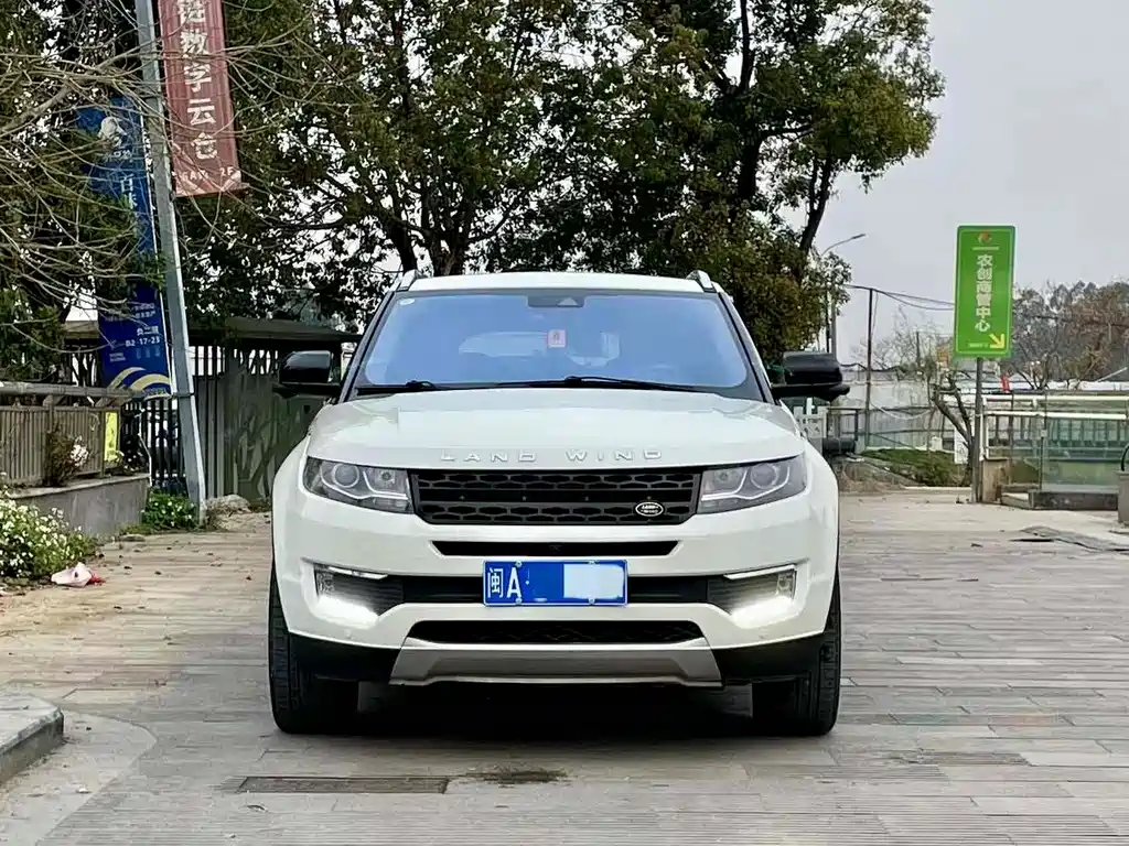 Landwind Lifan X7 2015 2.0T Panoramic Flagship Edition 2017 - thumbnail 2