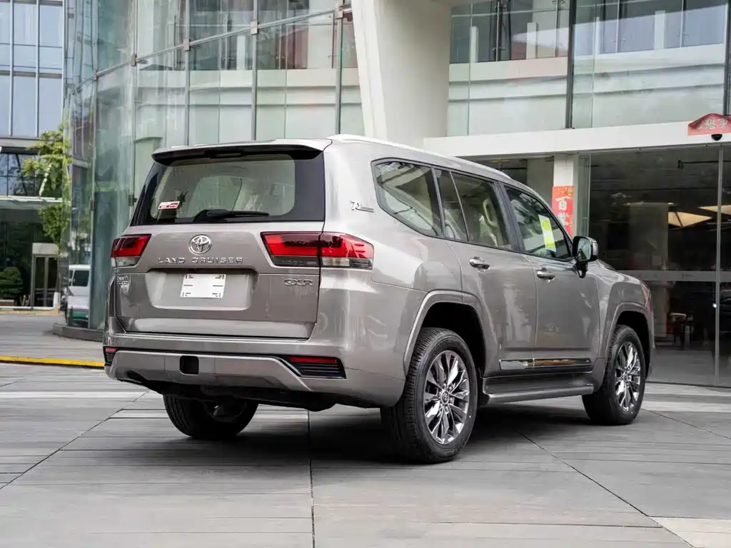 Toyota Land Cruiser LC300 2021 3.5L Automatic 2026 - thumbnail 4