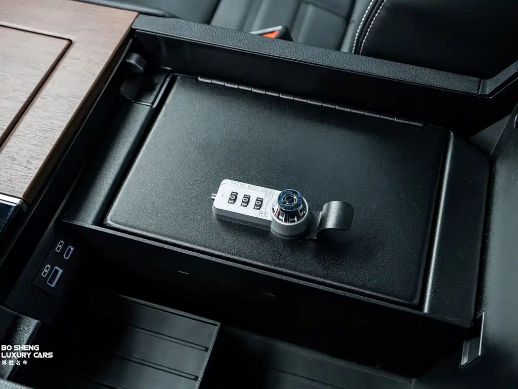 Toyota Toyota Sequoia 2025 3.5L Automatic 2026 - thumbnail 18