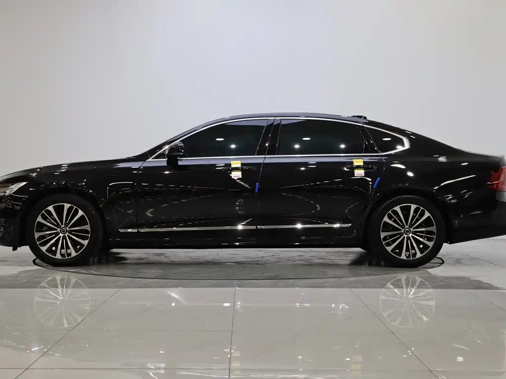 Volvo Volvo S90 2024 B5 Momentum Luxury Edition 2024 - thumbnail 3