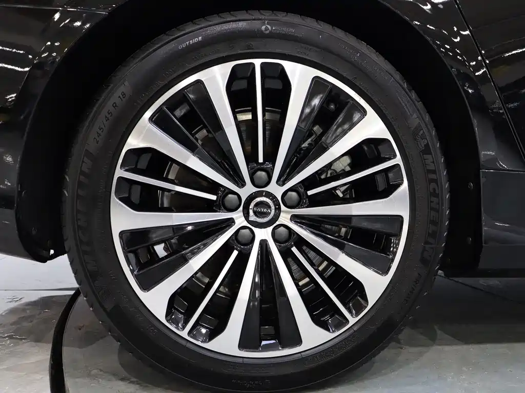 Volvo Volvo S90 2024 B5 Momentum Luxury Edition 2024 - thumbnail 6
