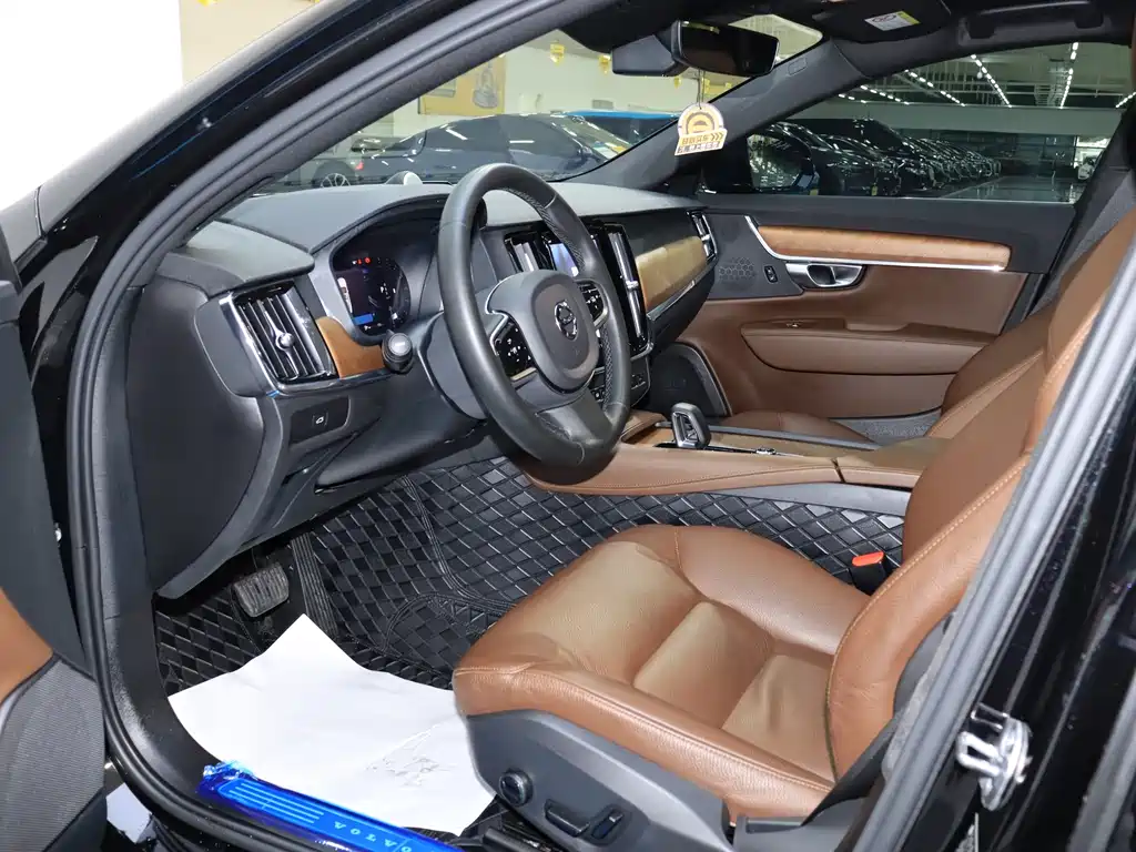 Volvo Volvo S90 2024 B5 Momentum Luxury Edition 2024 - thumbnail 8