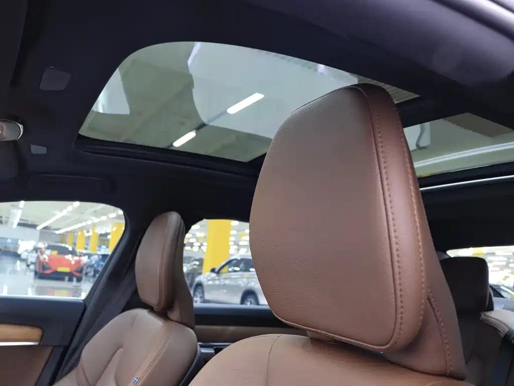 Volvo Volvo S90 2024 B5 Momentum Luxury Edition 2024 - thumbnail 9