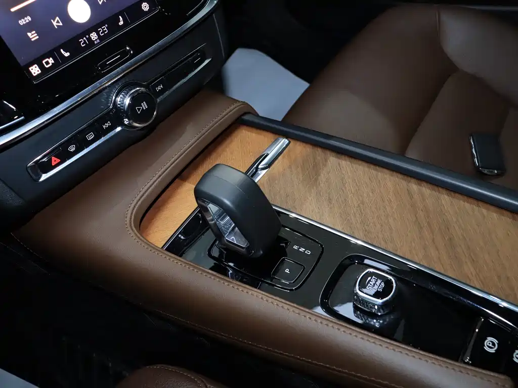 Volvo Volvo S90 2024 B5 Momentum Luxury Edition 2024 - thumbnail 15