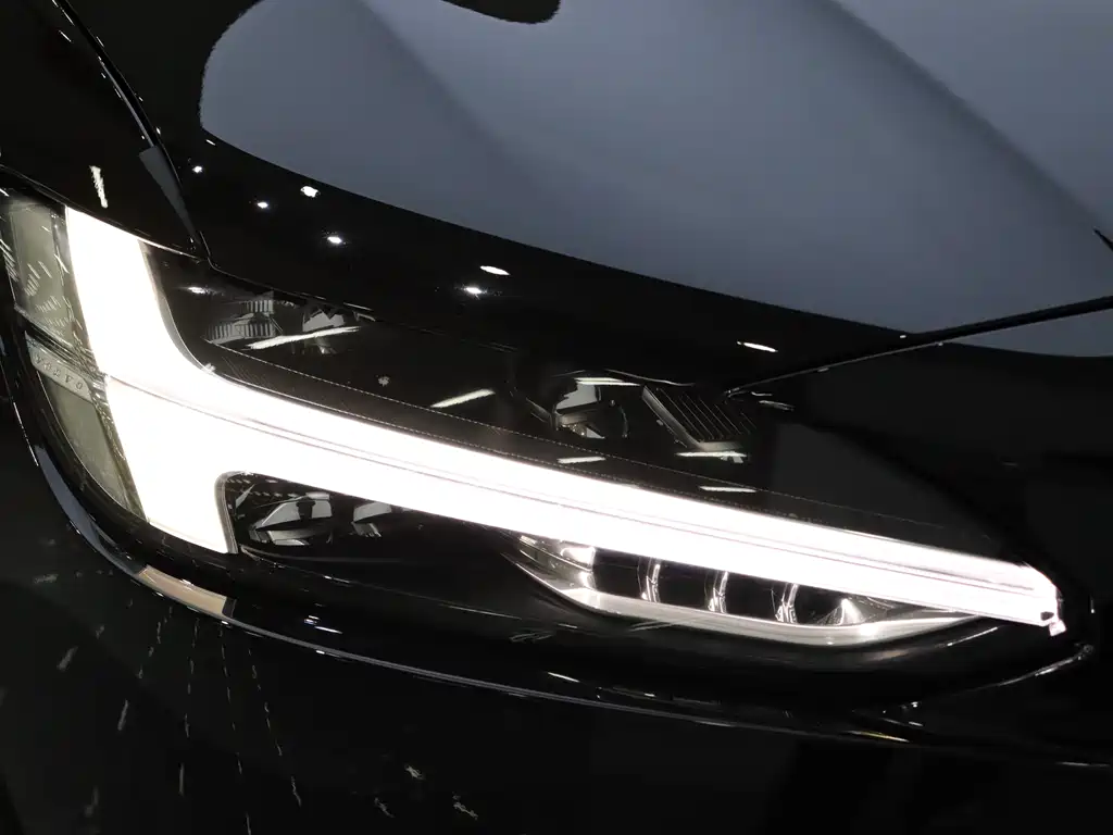 Volvo Volvo S90 2024 B5 Momentum Luxury Edition 2024 - thumbnail 18