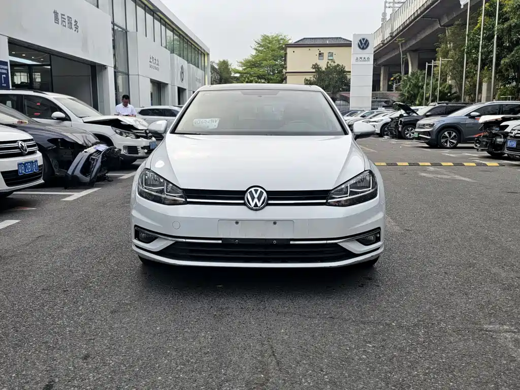 Volkswagen Golf 2018 1.6L Automatic Comfort Edition 2018 - thumbnail 2