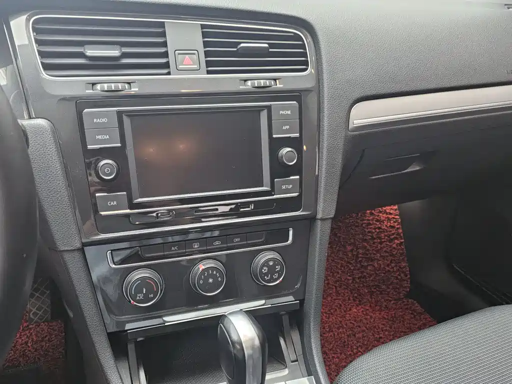 Volkswagen Golf 2018 1.6L Automatic Comfort Edition 2018 - thumbnail 7