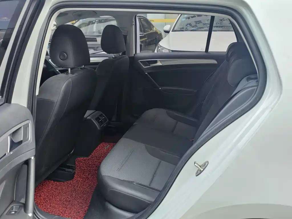Volkswagen Golf 2018 1.6L Automatic Comfort Edition 2018 - thumbnail 10