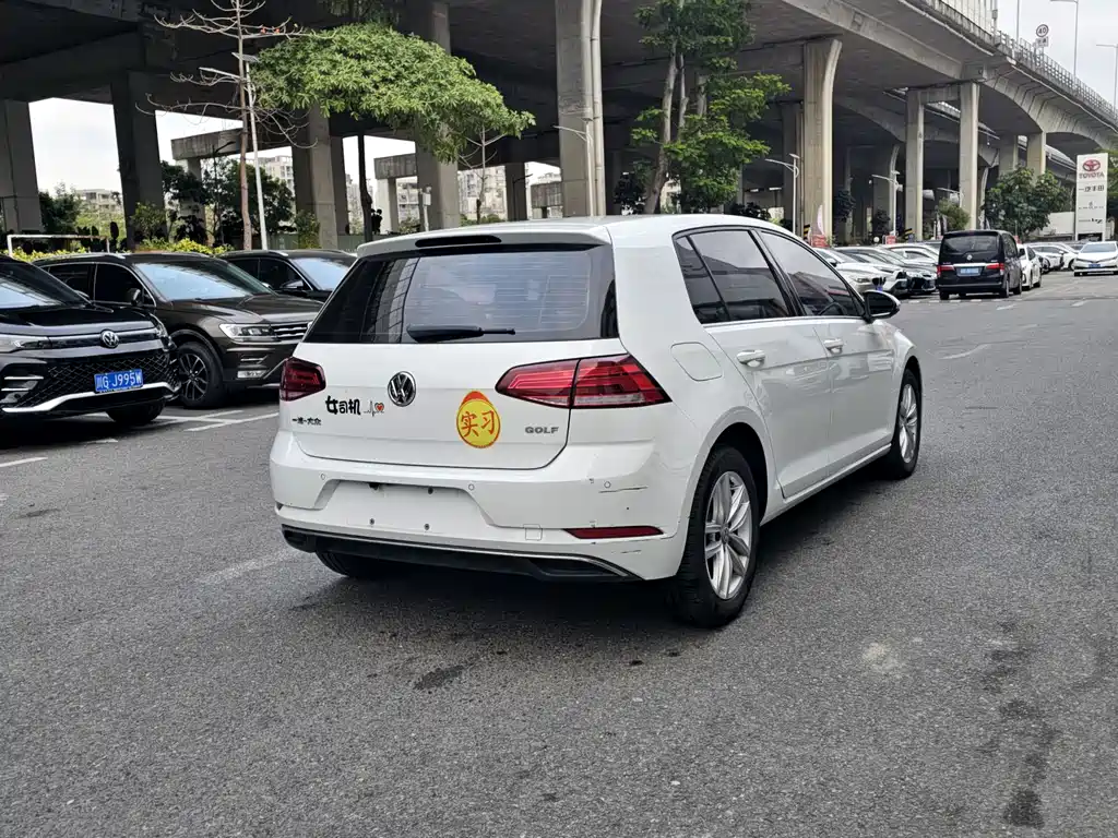 Volkswagen Golf 2018 1.6L Automatic Comfort Edition 2018 - thumbnail 14