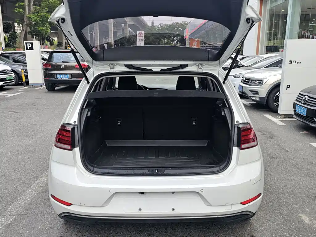 Volkswagen Golf 2018 1.6L Automatic Comfort Edition 2018 - thumbnail 15
