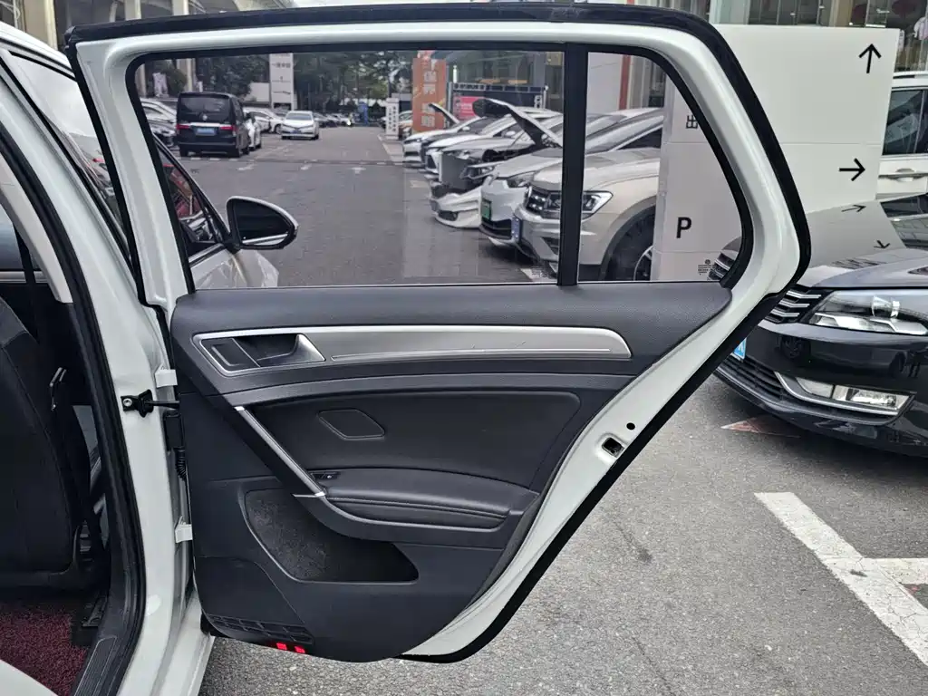 Volkswagen Golf 2018 1.6L Automatic Comfort Edition 2018 - thumbnail 16