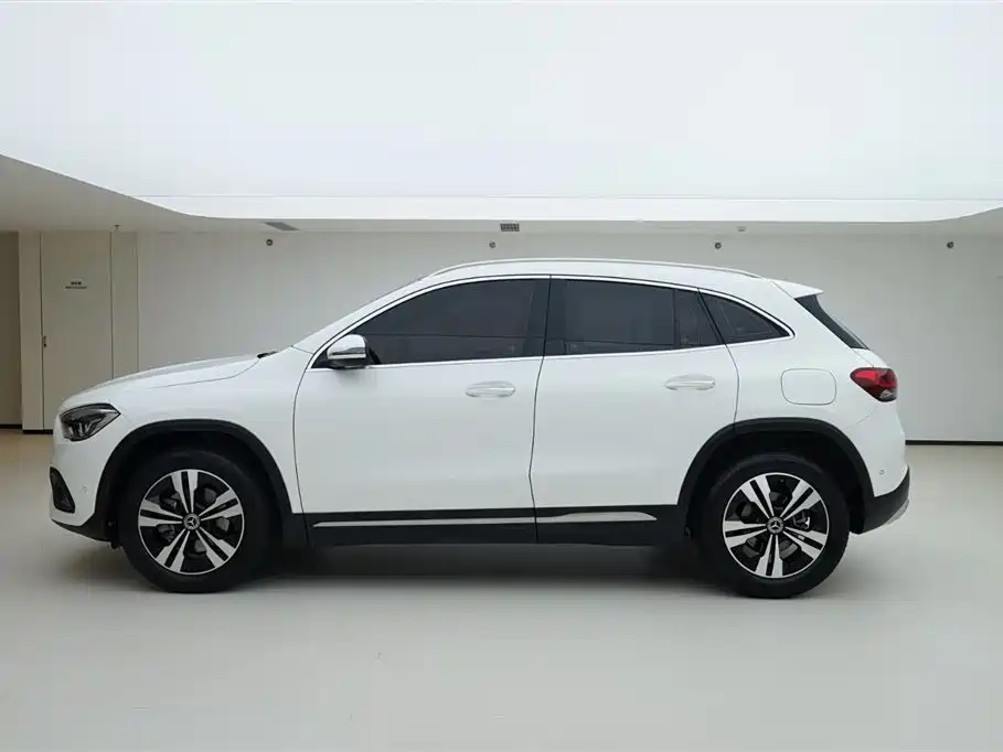 Mercedes-Benz Mercedes-Benz GLA 2022 Facelift GLA 200 2022 - thumbnail 5