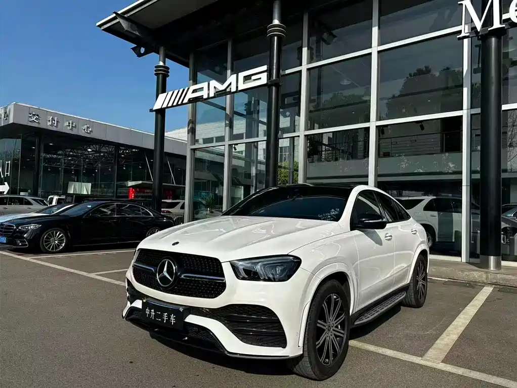 Mercedes-Benz Mercedes-Benz GLE Coupe 2020 GLE 350 4MATIC Luxury Coupe SUV 2021 - thumbnail 4