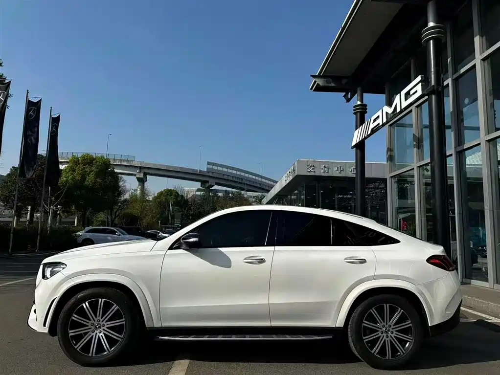 Mercedes-Benz Mercedes-Benz GLE Coupe 2020 GLE 350 4MATIC Luxury Coupe SUV 2021 - thumbnail 6