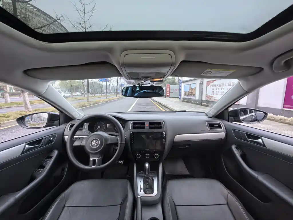Volkswagen Volkswagen Sagitar 2014 Facelift 1.6L Automatic Comfort Edition 2014 - thumbnail 7