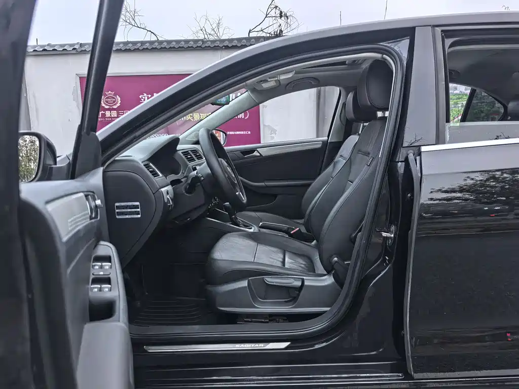 Volkswagen Volkswagen Sagitar 2014 Facelift 1.6L Automatic Comfort Edition 2014 - thumbnail 10