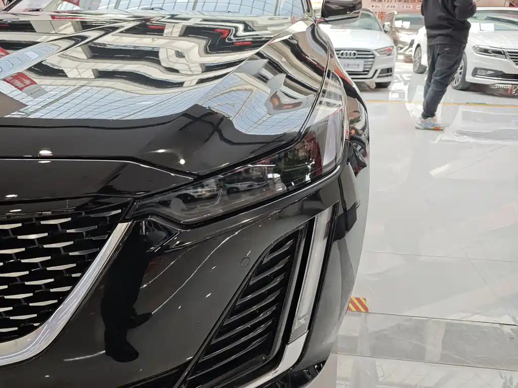Cadillac Cadillac CT5 2023 28T Luxury (Standard) 2023 - thumbnail 4