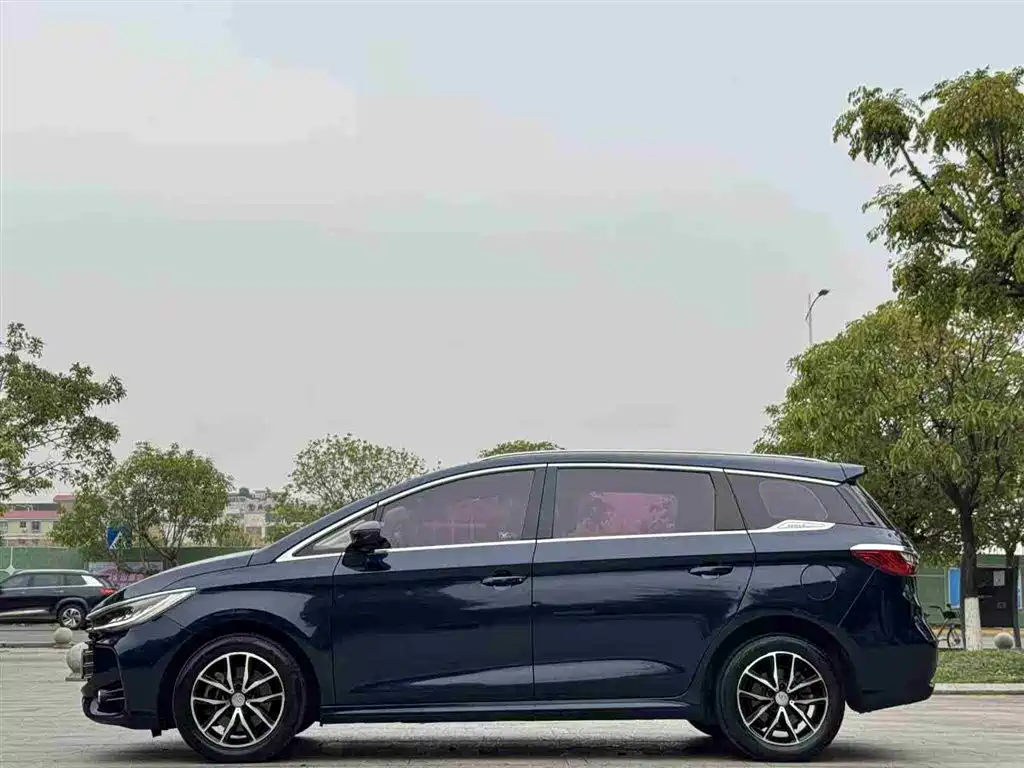 BYD BYD Song MAX 2018 1.5T Automatic Intelligent Elite 6-seater 2018 - thumbnail 3
