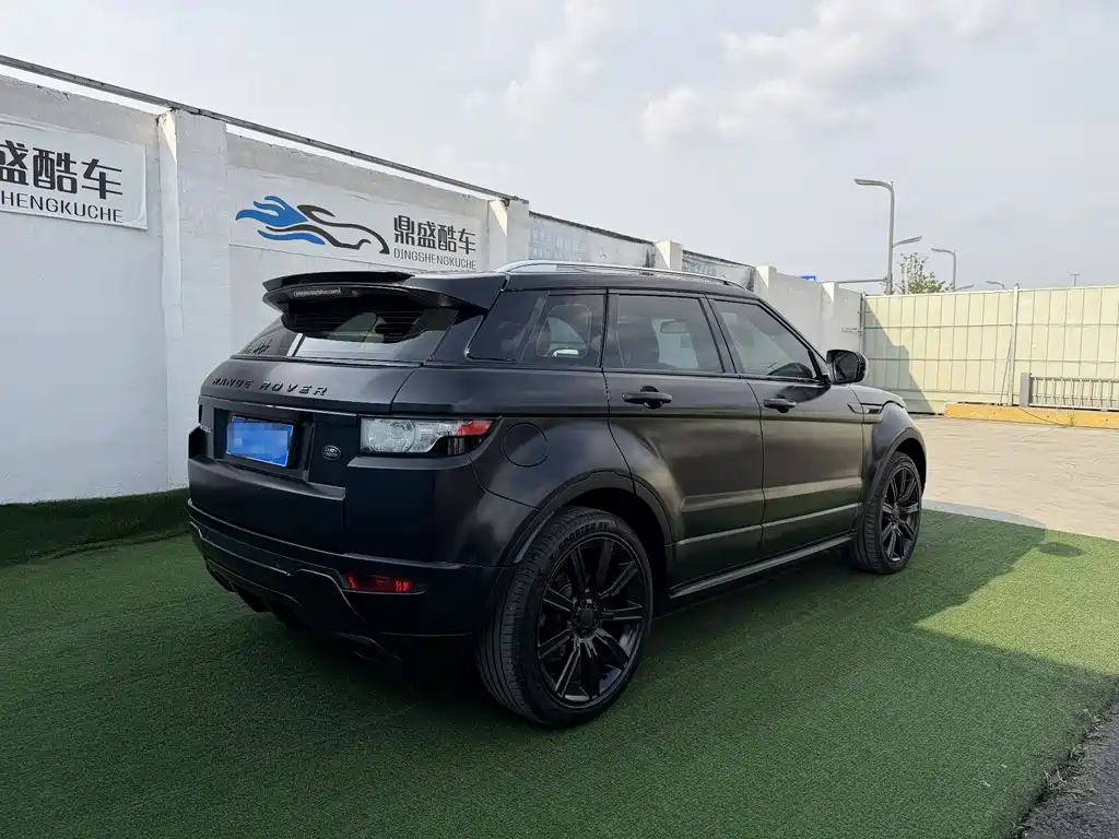 Land Rover Range Rover Evoque (Imported) 2014 Model 2.0T 5-Door Christmas Limited Edition 2014 - thumbnail 4