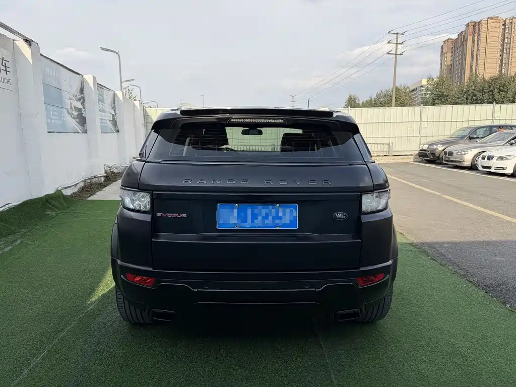 Land Rover Range Rover Evoque (Imported) 2014 Model 2.0T 5-Door Christmas Limited Edition 2014 - thumbnail 5