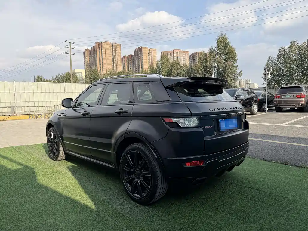 Land Rover Range Rover Evoque (Imported) 2014 Model 2.0T 5-Door Christmas Limited Edition 2014 - thumbnail 6