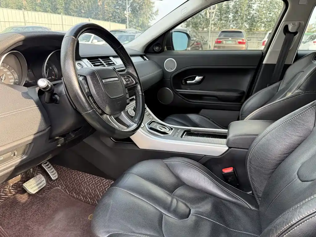 Land Rover Range Rover Evoque (Imported) 2014 Model 2.0T 5-Door Christmas Limited Edition 2014 - thumbnail 10