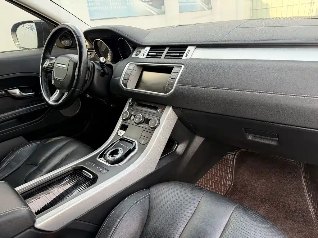 Land Rover Range Rover Evoque (Imported) 2014 Model 2.0T 5-Door Christmas Limited Edition 2014 - thumbnail 14