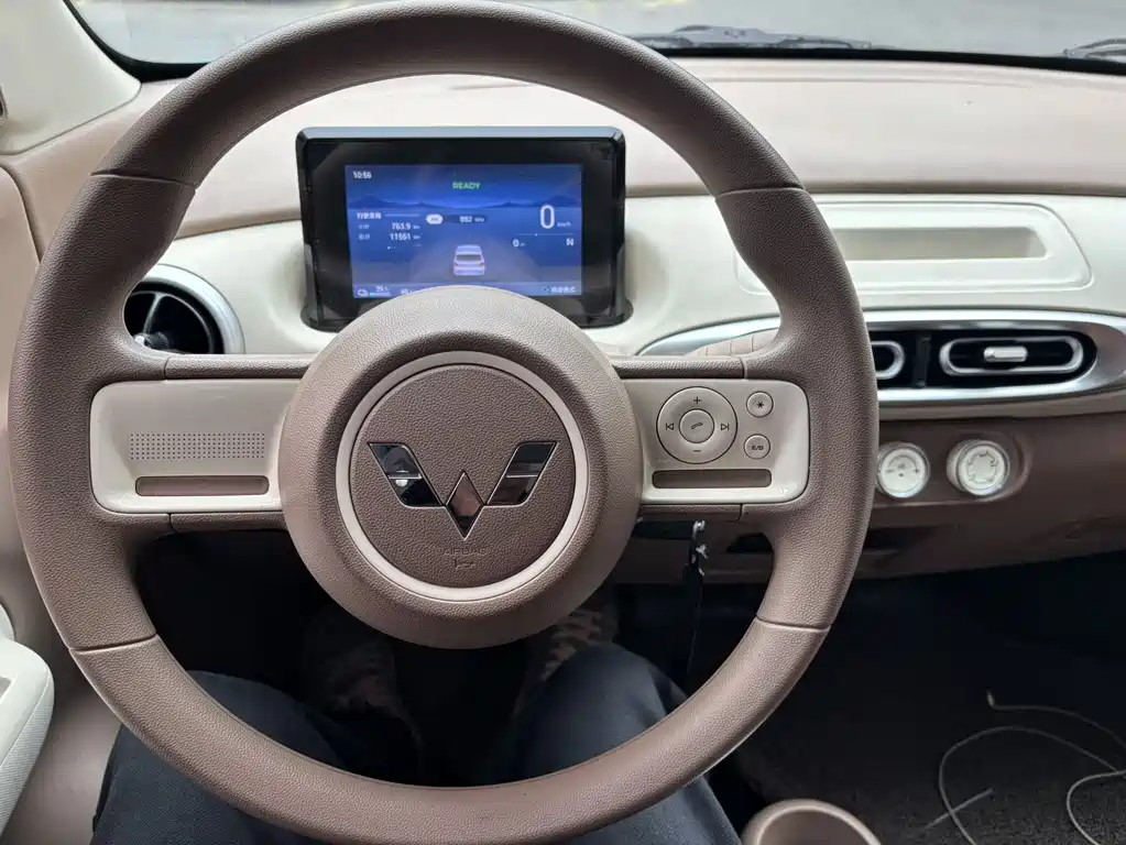 Wuling Motors Wuling Hongguang MINIEV 2025 Model Year 4th Generation 4-Door Advanced Version 2025 - thumbnail 8