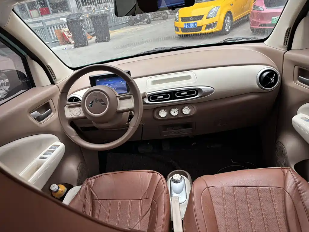Wuling Motors Wuling Hongguang MINIEV 2025 Model Year 4th Generation 4-Door Advanced Version 2025 - thumbnail 9