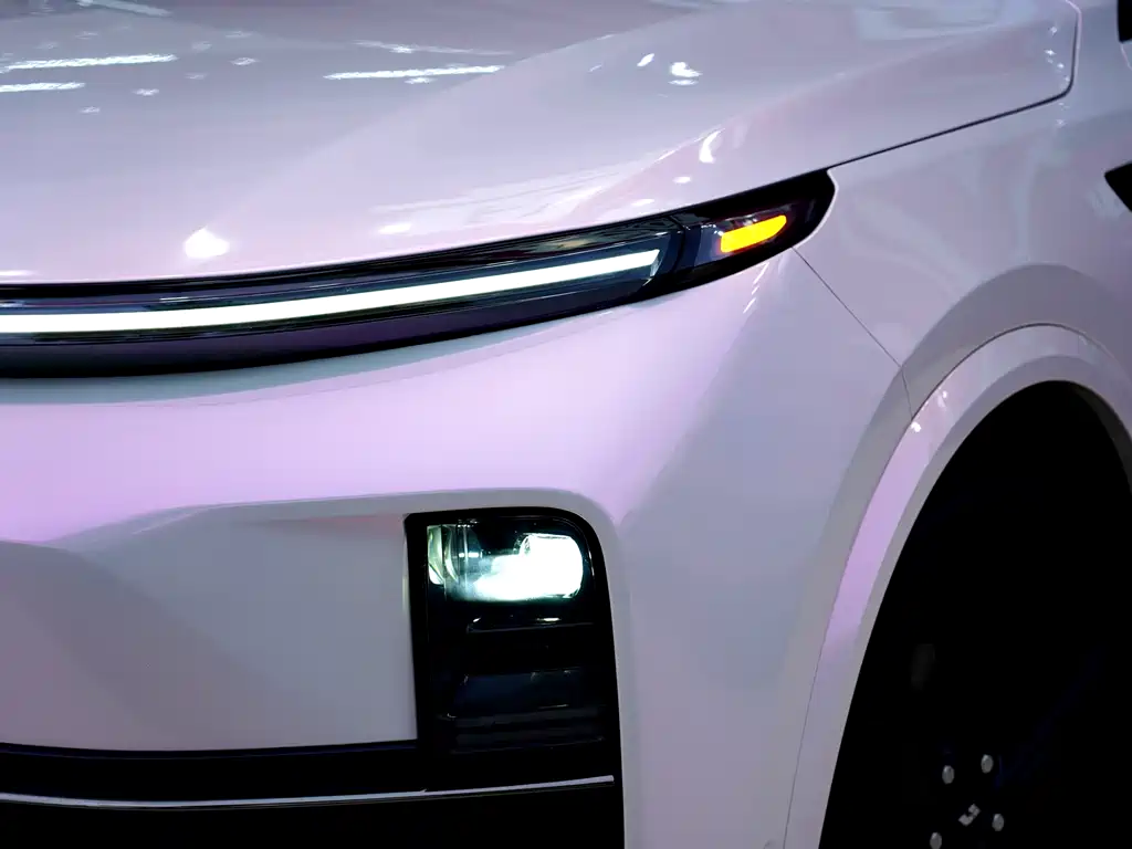Li Auto Li L8 2023 Pro 2022 - thumbnail 3