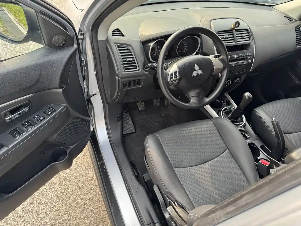 Mitsubishi Mitsubishi ASX 2013 1.6L Manual 2WD Standard Edition 2015 - thumbnail 5