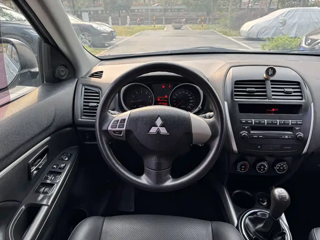 Mitsubishi Mitsubishi ASX 2013 1.6L Manual 2WD Standard Edition 2015 - thumbnail 9