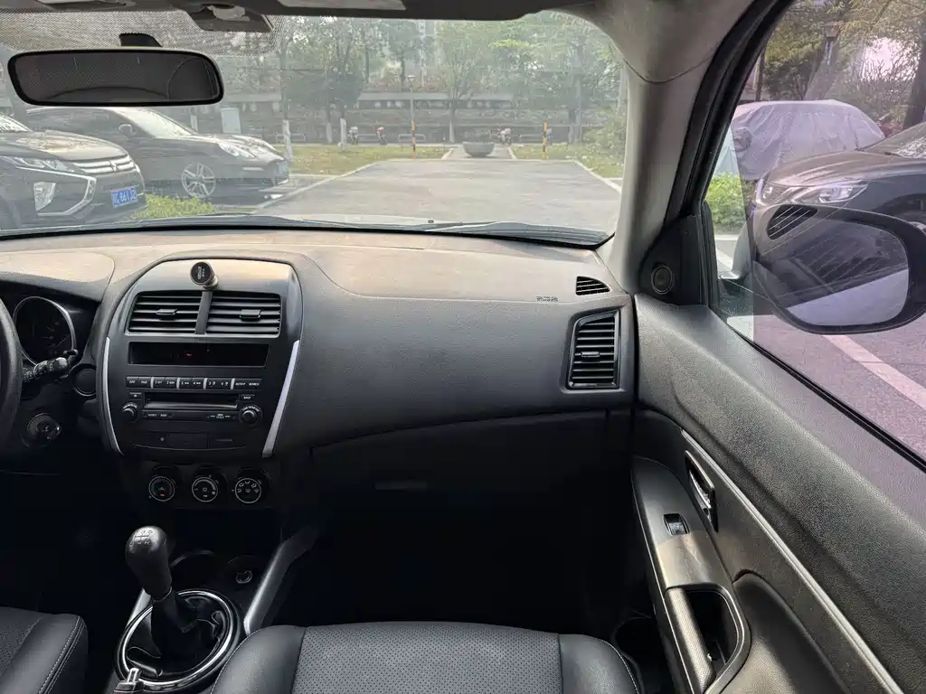 Mitsubishi Mitsubishi ASX 2013 1.6L Manual 2WD Standard Edition 2015 - thumbnail 10
