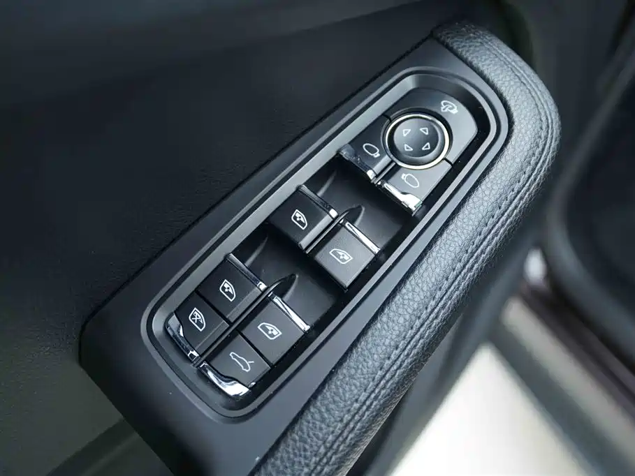 Porsche Porsche Macan 2017 Macan 2.0T 2018 - thumbnail 11