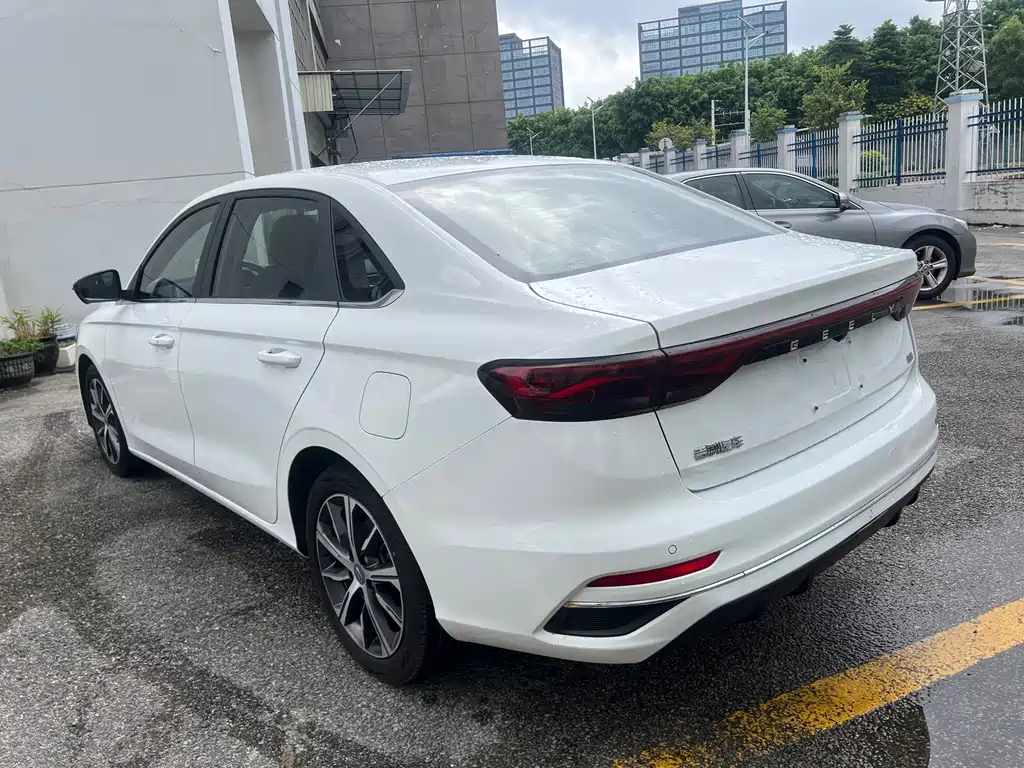 Geely Auto Geely Emgrand 2022 Model Year 4th Generation 1.5L CVT Flagship Edition 2021 - thumbnail 9
