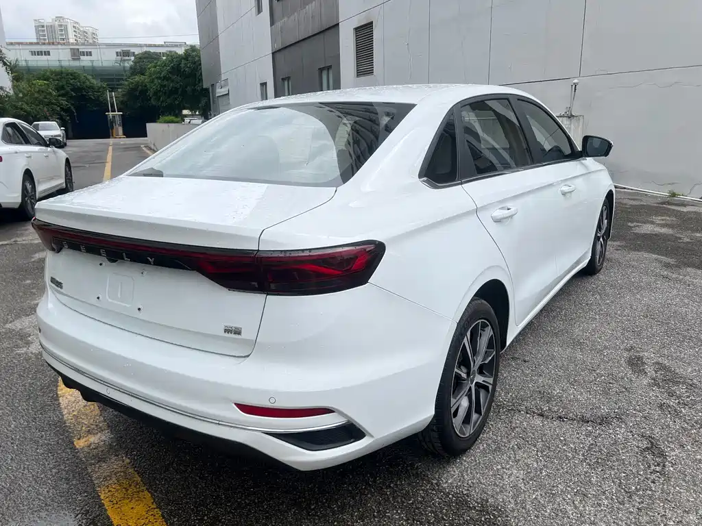Geely Auto Geely Emgrand 2022 Model Year 4th Generation 1.5L CVT Flagship Edition 2021 - thumbnail 11