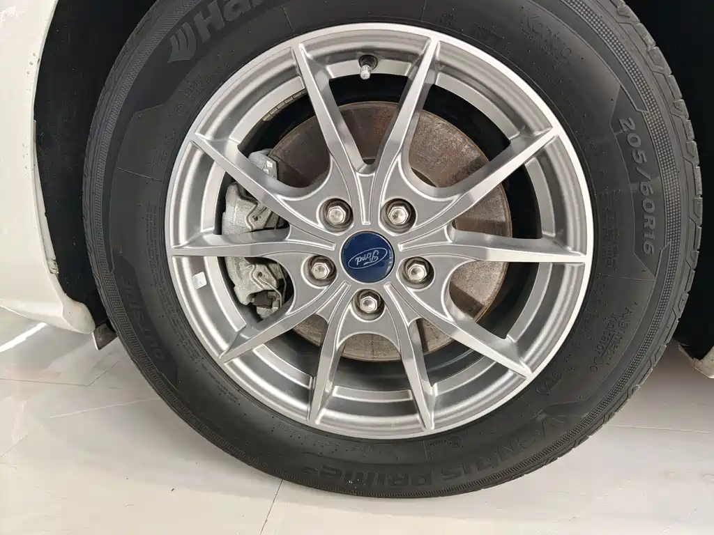 Ford Ford Focus 2021 Hatchback EcoBoost 180 Automatic Trend Edition 2022 - thumbnail 4