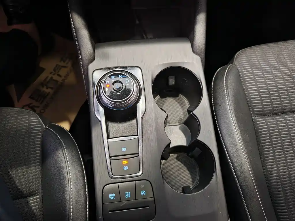 Ford Ford Focus 2021 Hatchback EcoBoost 180 Automatic Trend Edition 2022 - thumbnail 9