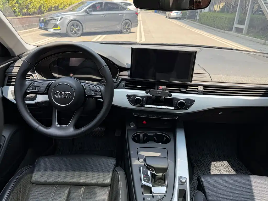 Audi Audi A4L 2021 40 TFSI Premium Life Edition 2021 - thumbnail 5