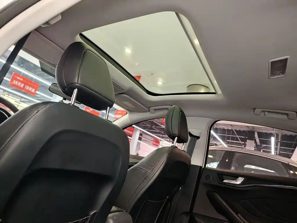Ford Ford Focus 2021 Hatchback EcoBoost 180 Automatic Trend Edition 2022 - thumbnail 16