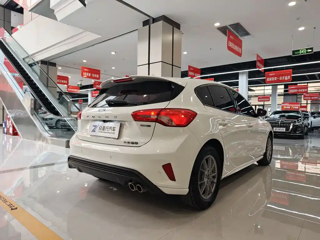 Ford Ford Focus 2021 Hatchback EcoBoost 180 Automatic Trend Edition 2022 - thumbnail 18