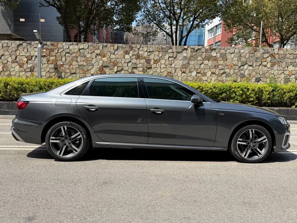 Audi Audi A4L 2021 40 TFSI Premium Life Edition 2021 - thumbnail 26