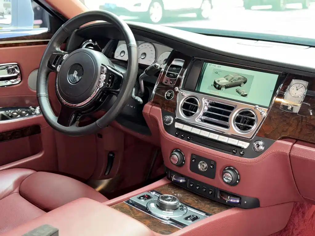 Rolls-Royce Ghost 2015 Series II Standard 2017 - thumbnail 10