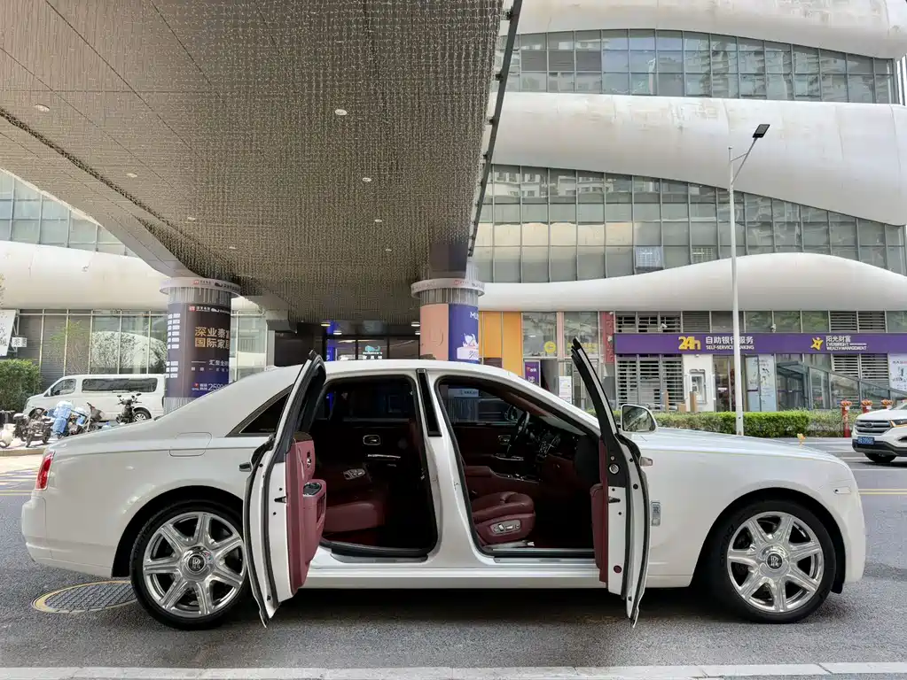 Rolls-Royce Ghost 2015 Series II Standard 2017 - thumbnail 13