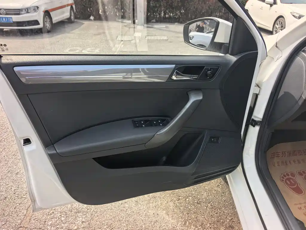 Volkswagen Volkswagen Santana 2016 1.6L Automatic Comfort Edition 2018 - thumbnail 7