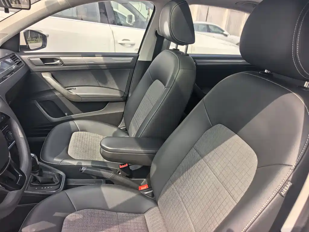 Volkswagen Volkswagen Santana 2016 1.6L Automatic Comfort Edition 2018 - thumbnail 9