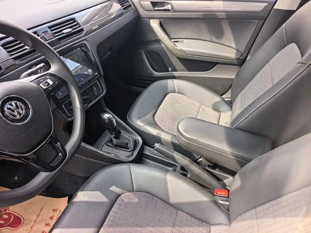 Volkswagen Volkswagen Santana 2016 1.6L Automatic Comfort Edition 2018 - thumbnail 11