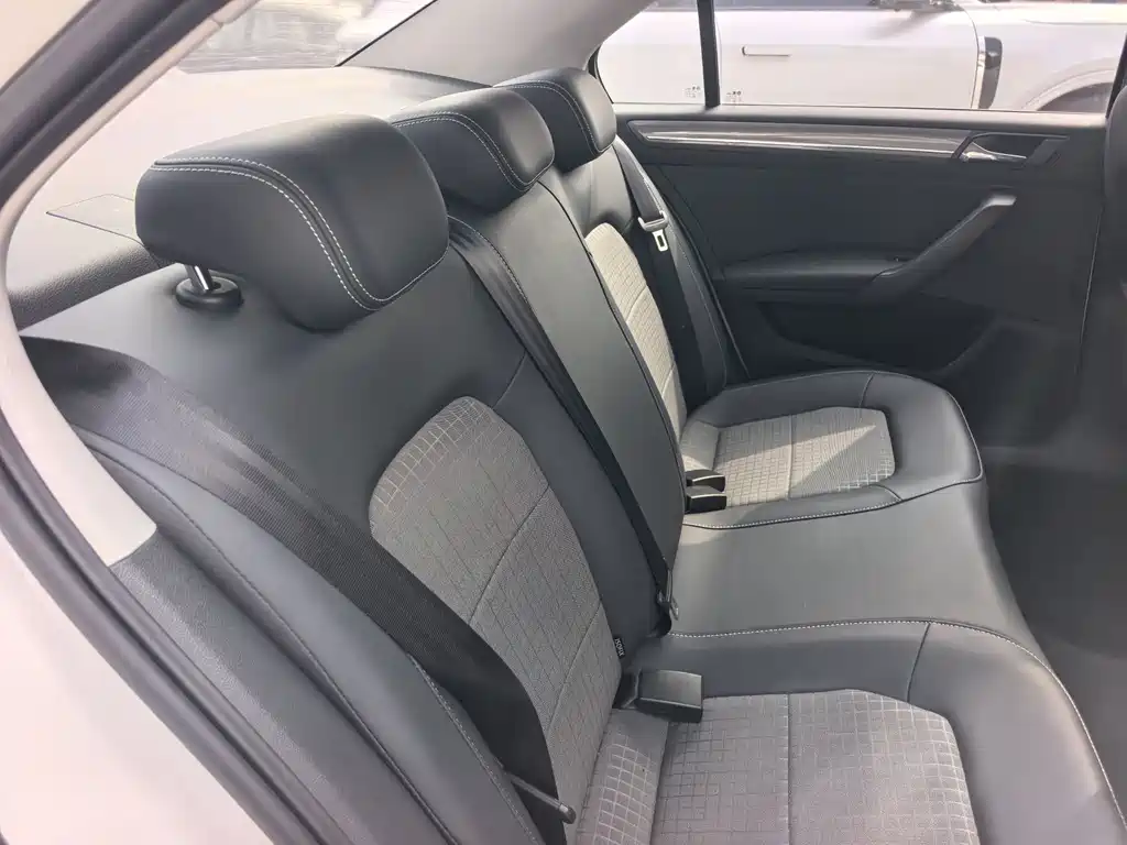 Volkswagen Volkswagen Santana 2016 1.6L Automatic Comfort Edition 2018 - thumbnail 17